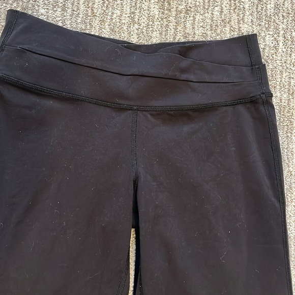 Lululemon low rise, wide leg, yoga pants size 4 - Picture 2 of 4
